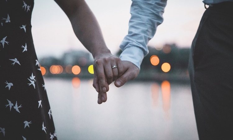 Működhet a távházasság? Ez a pár megtartotta az eljegyzését a köztük lévő 14 ezer km ellenére
