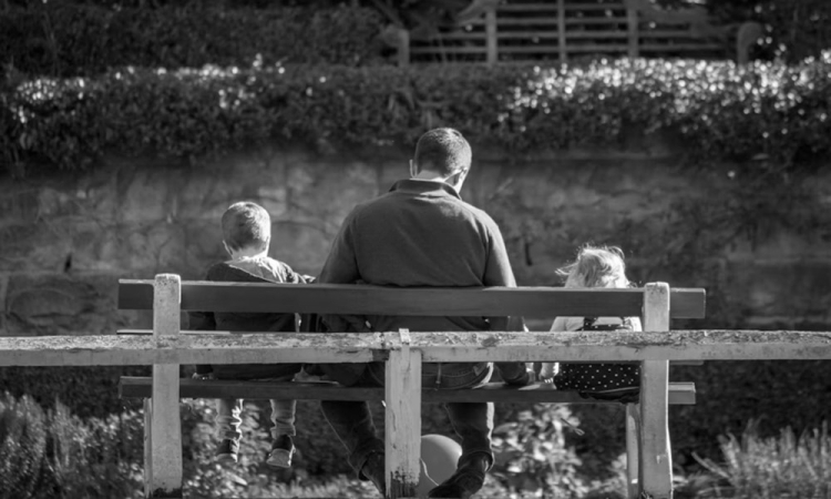 „Jó apa” vs. „rossz apa”