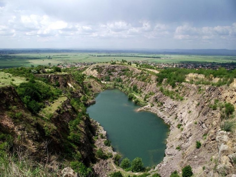 7 alig ismert tó Magyarországon, egy hűsítő csobbanáshoz!