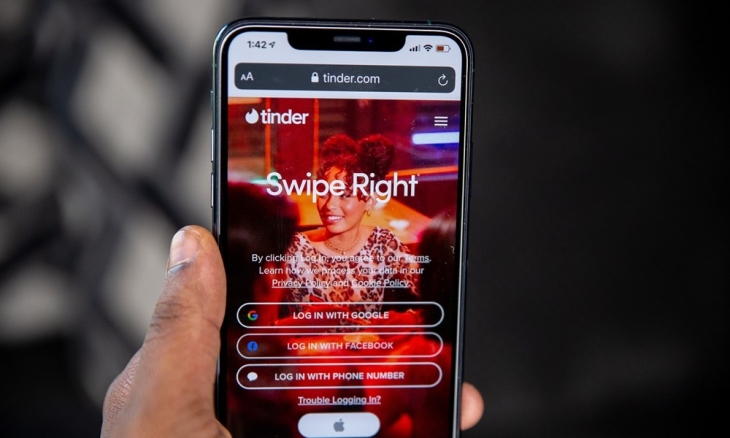 Tinder: a jobbra húzott történelem